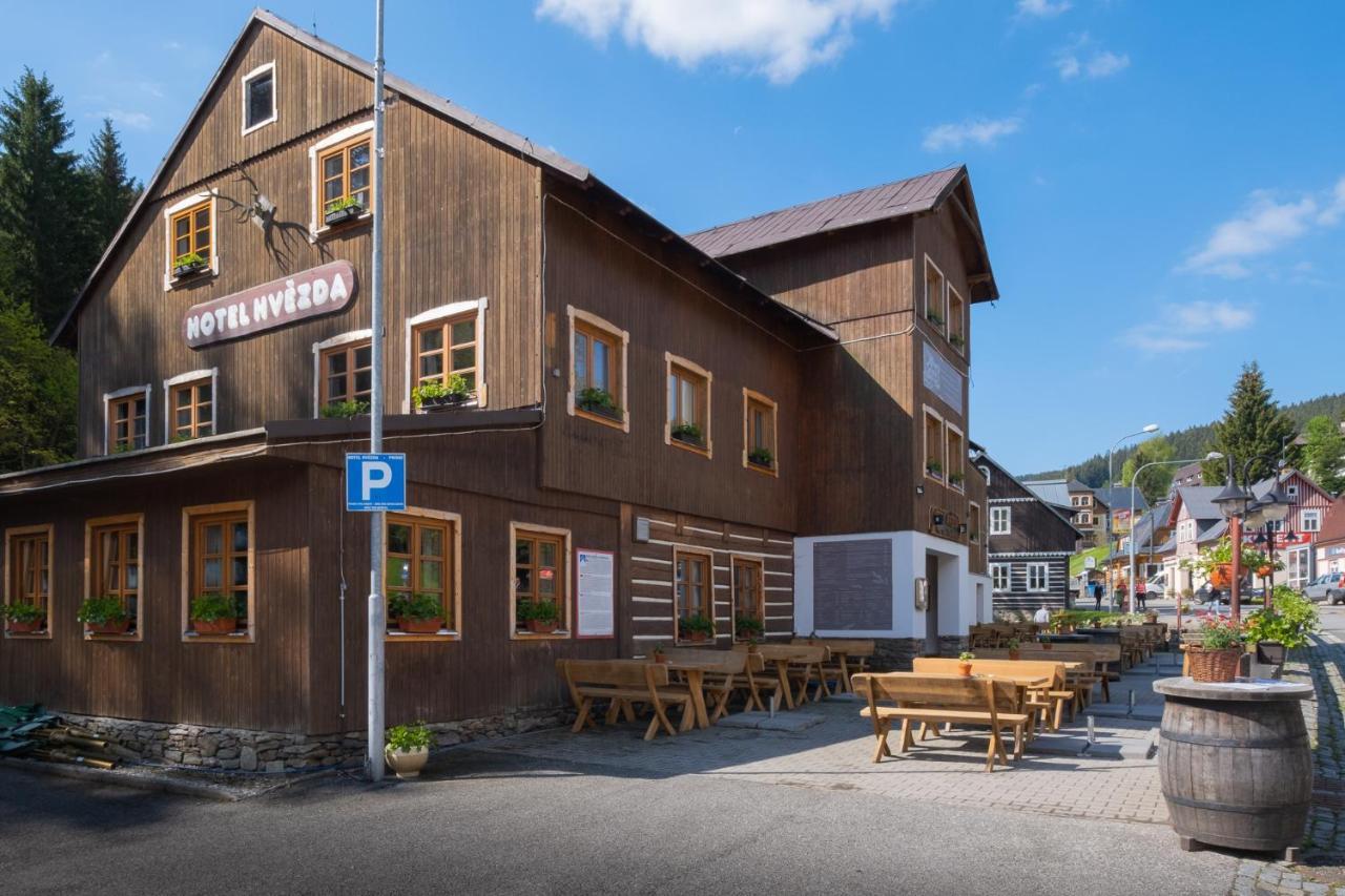 Hotel Hvezda Pec pod Snezkou Bagian luar foto