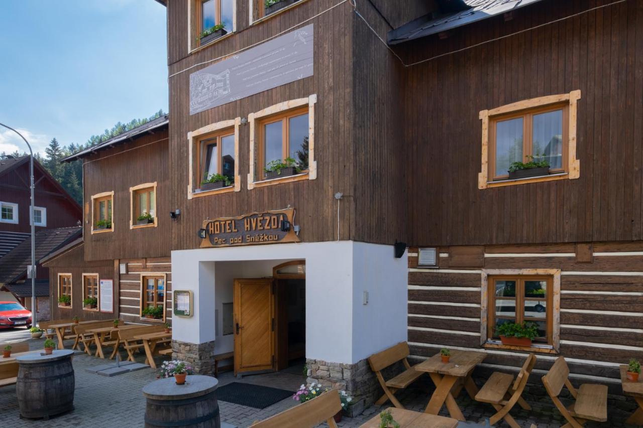 Hotel Hvezda Pec pod Snezkou Bagian luar foto