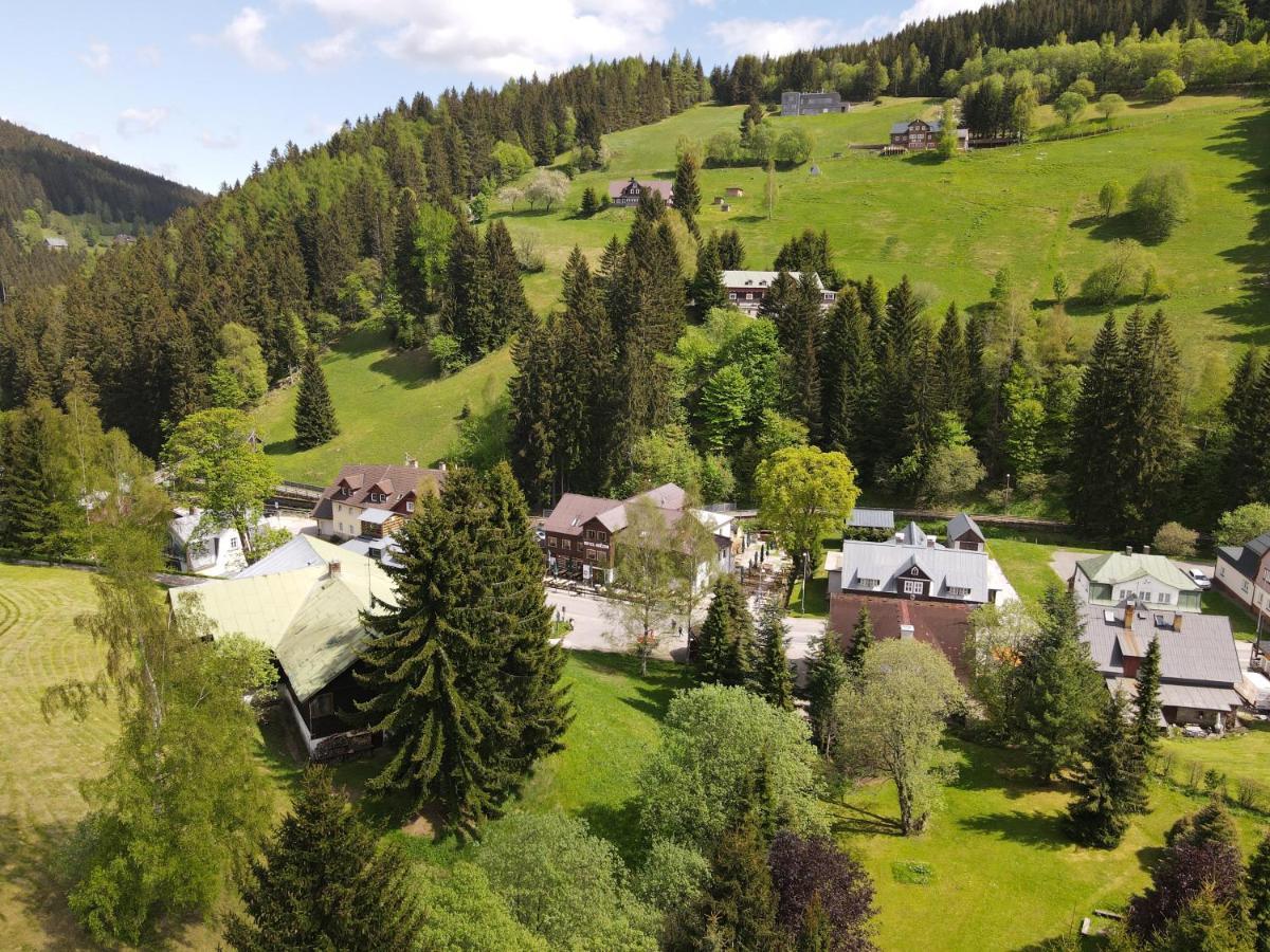Hotel Hvezda Pec pod Snezkou Bagian luar foto