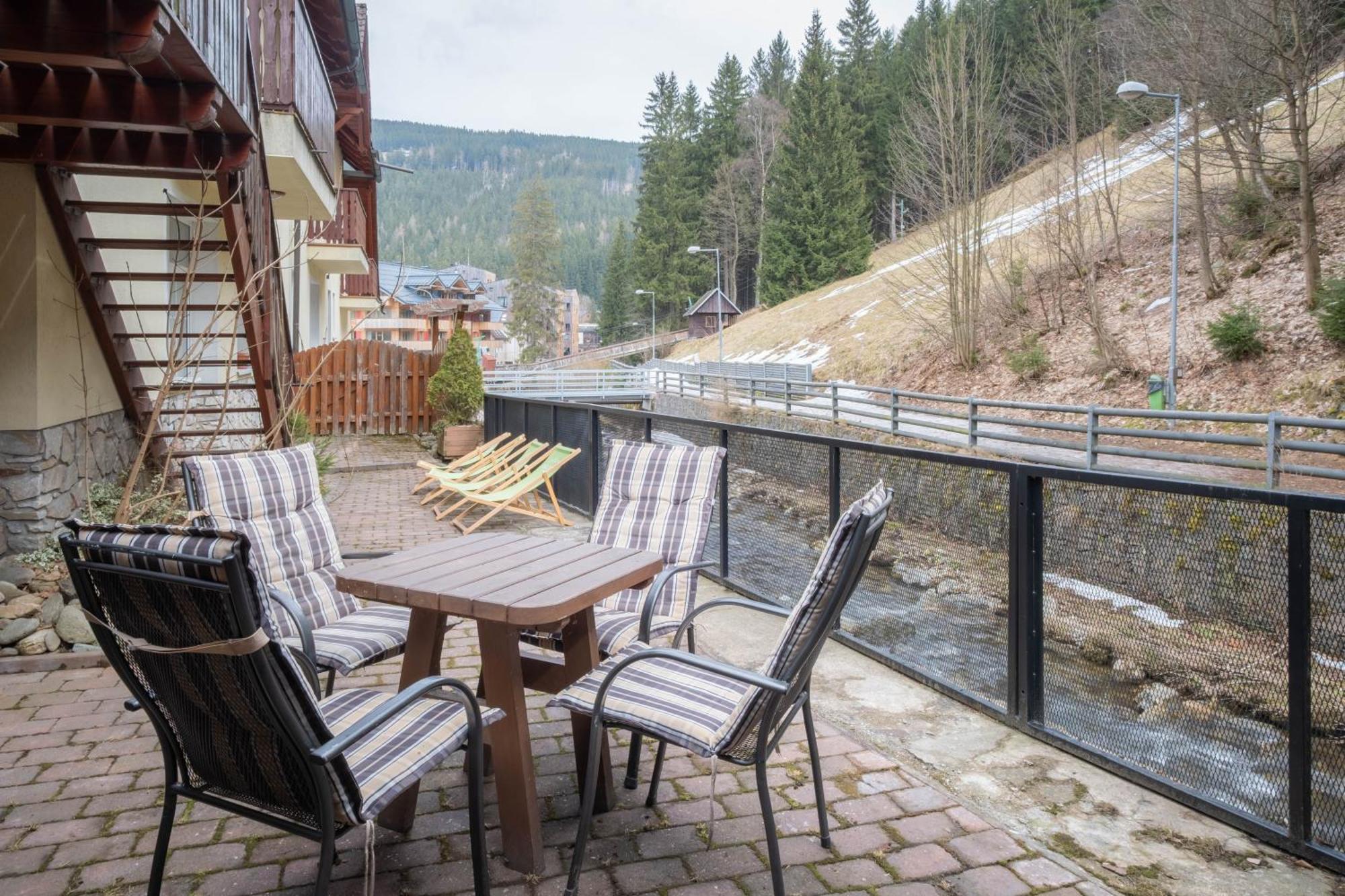 Hotel Hvezda Pec pod Snezkou Bagian luar foto